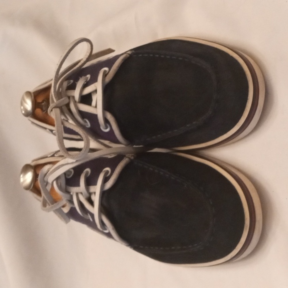 Gucci boat shoes. Navy suede.